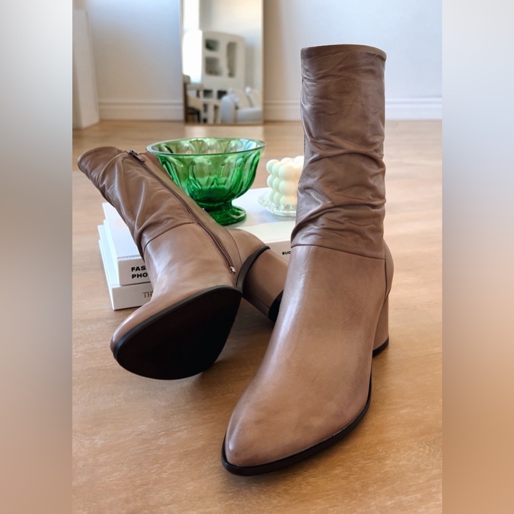 NEW Miz Mooz Real Leather Taupe Beige Calf Boot with Heel (37)